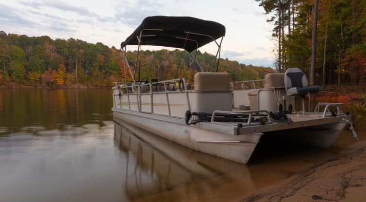 Pontoon boat